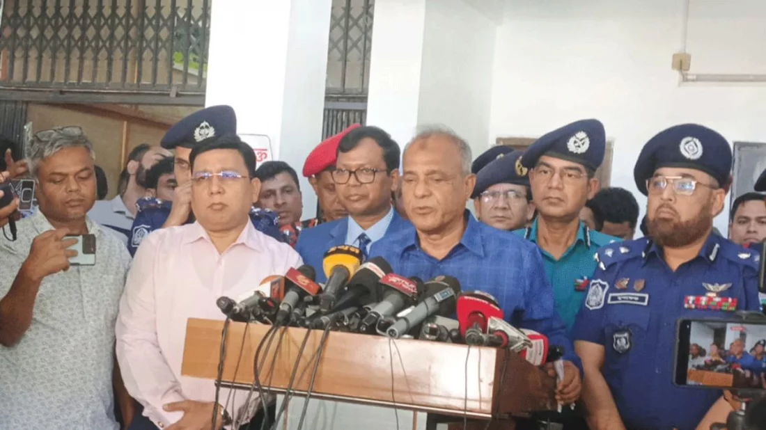 নিবার্চনে শুধু সেনাবাহিনী নয়, বিমান-নৌবাহিনীকেও কাজে লাগাব: স্বরাষ্ট্র উপদেষ্টা